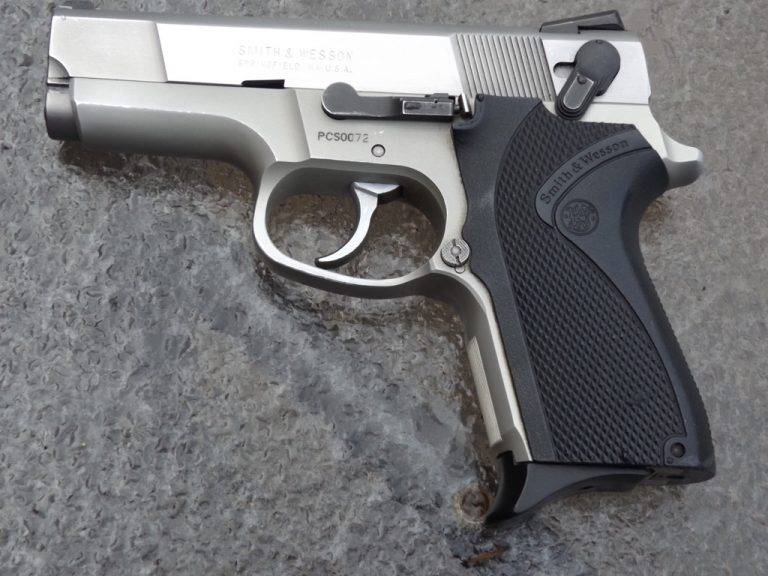 Smith & Wesson Shorty .40, by Pat Cascio. Briley Spherical barrel bushing.